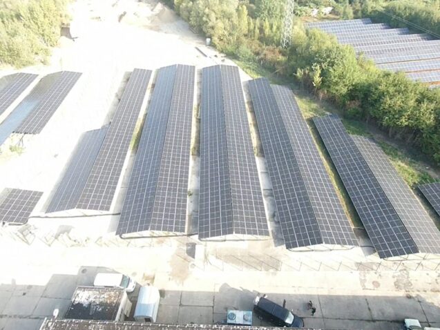 Installation of ground mounted photovoltaic panels Altenburg Solar Park 4