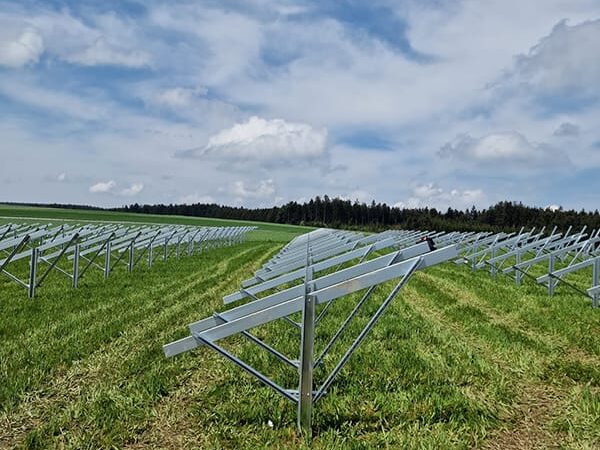 Installation of ground mounted photovoltaic panels Reitzendorf Solar Park 3