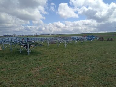 Structura panouri fotovoltaice la sol 2V 1 2 vertical 1 stalp 2