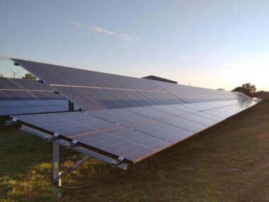 Structura panouri fotovoltaice la sol 2V 1V 2 1 vertical 1 stalp 1