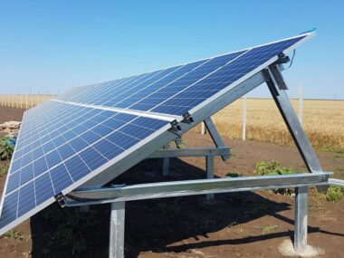 Structura panouri fotovoltaice la sol 2V irigatii 2 vertical 2 stalpi egali 3 1