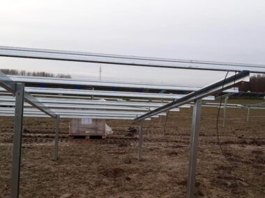 Structura panouri fotovoltaice la sol 4V 4 vertical 2 stalpi 7